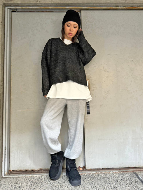 Vネックロングシャギーニットトップス